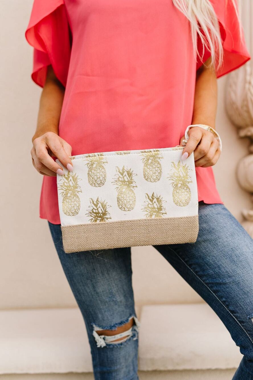 PIÑA COLADA CLUTCH IN WHITE